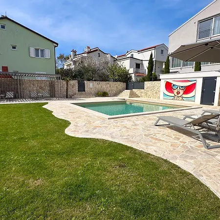 Bela - Mit Balkon Und Grosszuegiger Poolarea