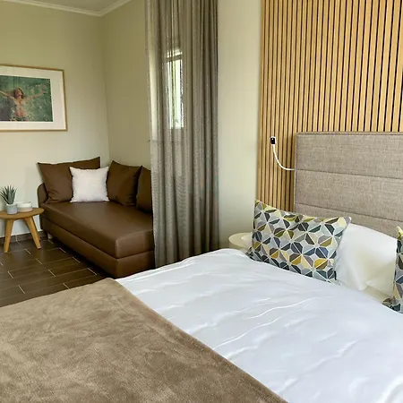 Bela - Mit Balkon Und Grosszuegiger Poolarea Appartement *