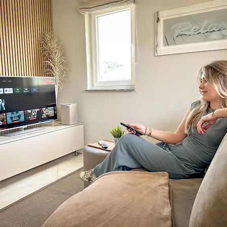 Bela - Mit Balkon Und Grosszuegiger Poolarea