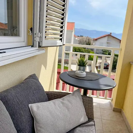 Apartment Mit Poolarea - Krk, Kroatien *