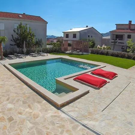 Apartment Mit Poolarea - Krk, Kroatien *