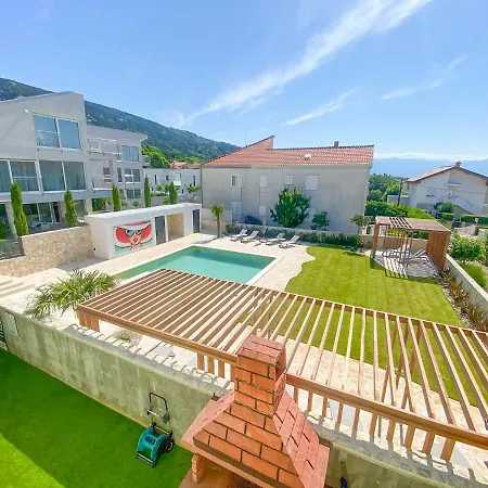 Apartment Mit Poolarea - Krk, Kroatien *
