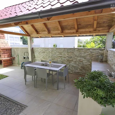 Apartment Mit Poolarea - Krk, Kroatien