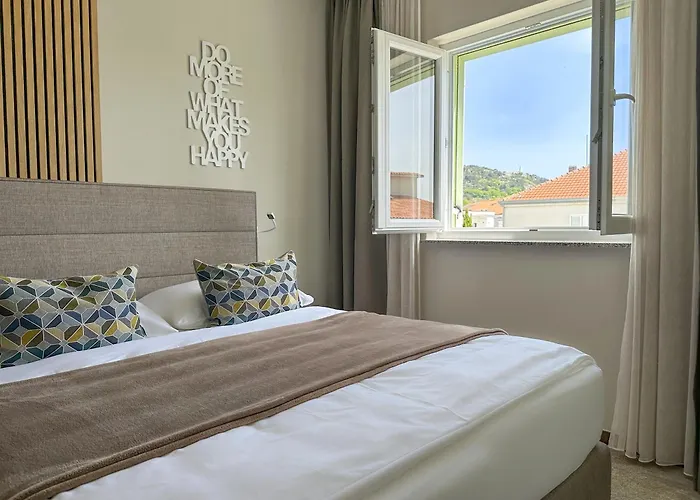 Apartment Bela - Mit Balkon Und Grosszuegiger Poolarea *