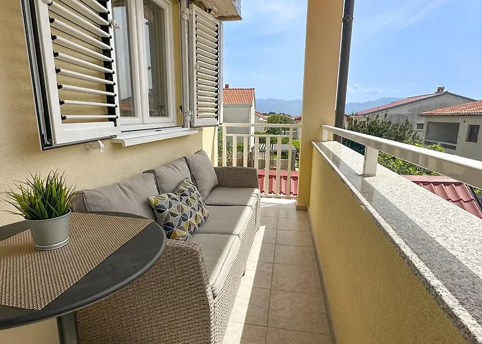 شقة Bela - Mit Balkon Und Grosszuegiger Poolarea باشْكا