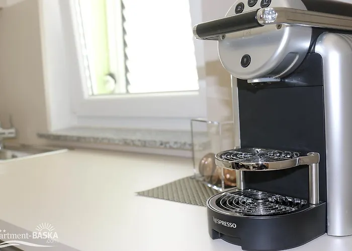 Bela - Mit Balkon Und Grosszuegiger Poolarea Apartment Baska (Krk)